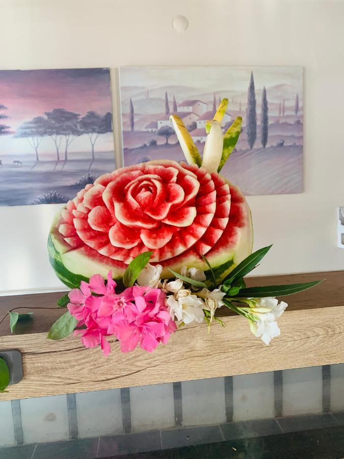 Holiday Hotel Kusadası Eksteriør bilde