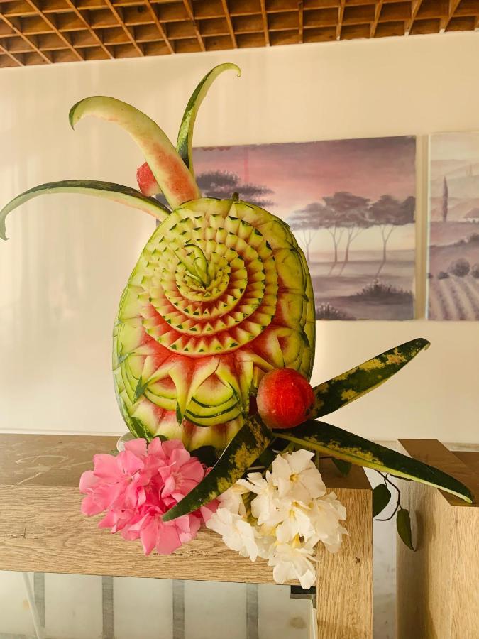 Holiday Hotel Kusadası Eksteriør bilde